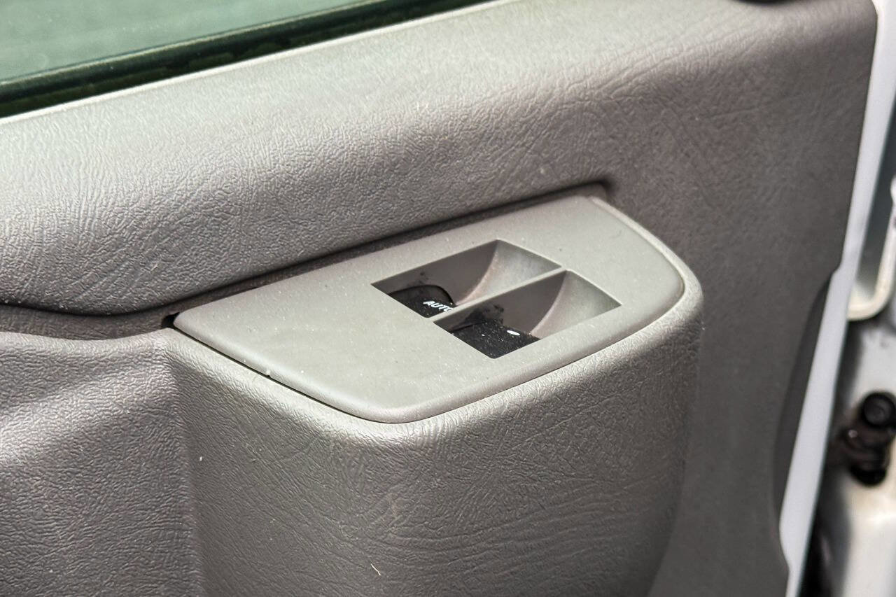 Used 2017 Chevrolet Express 2500 image 23