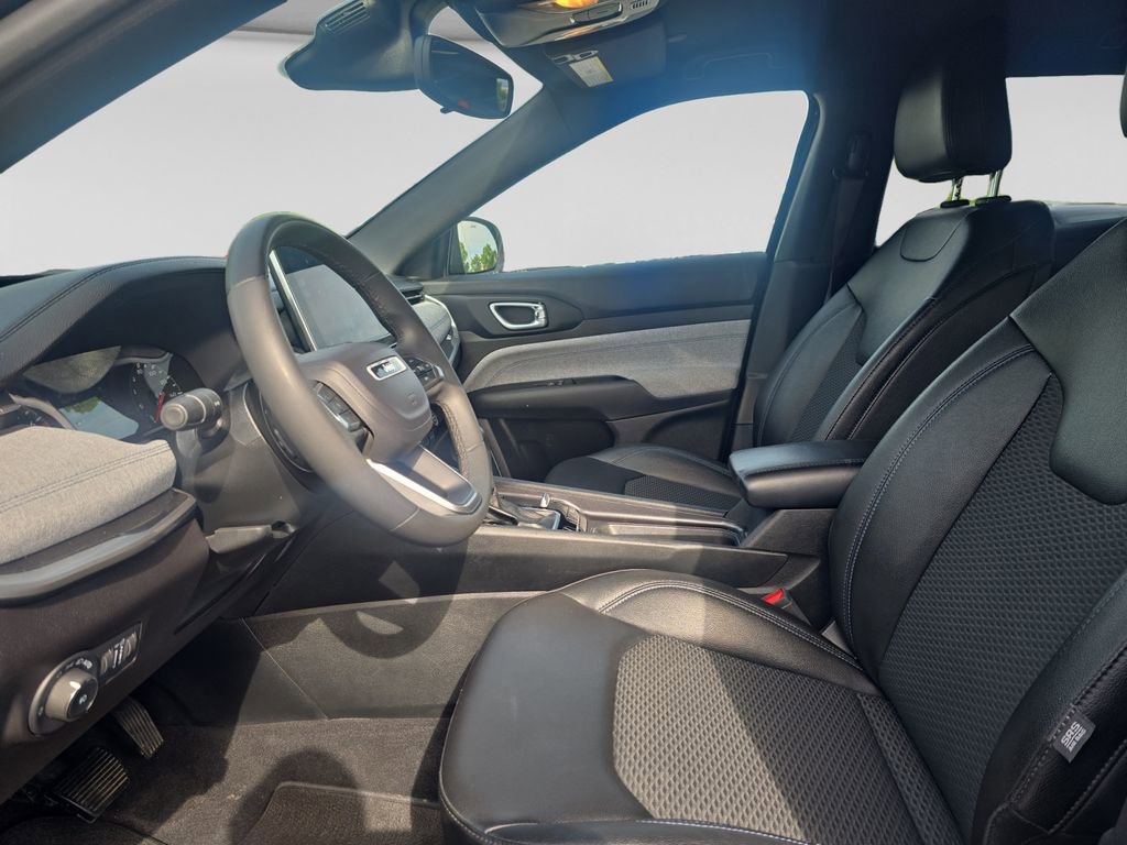 Used 2024 Jeep Compass Latitude AWD/4WD image 10