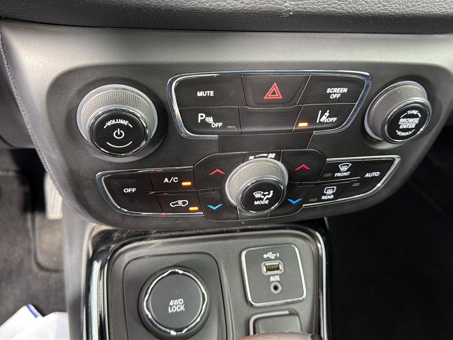 Used 2019 Jeep Compass Limited w/ Advanced Safety Group AWD/4WD image 35