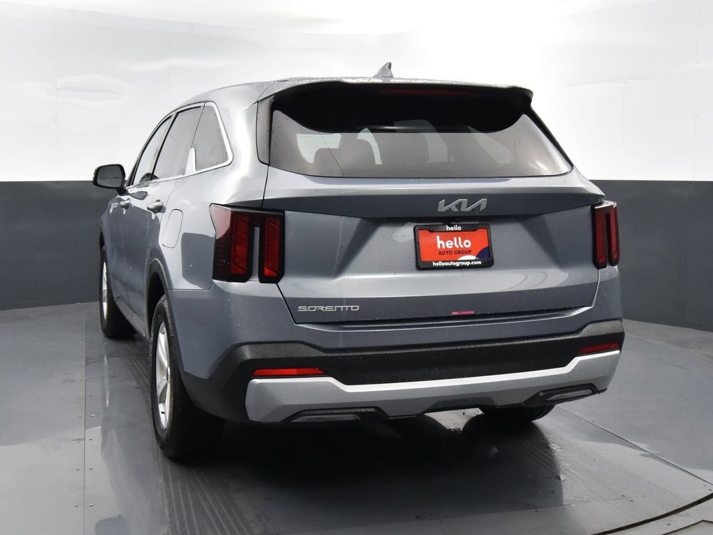 Certified 2025 Kia Sorento LX image 31