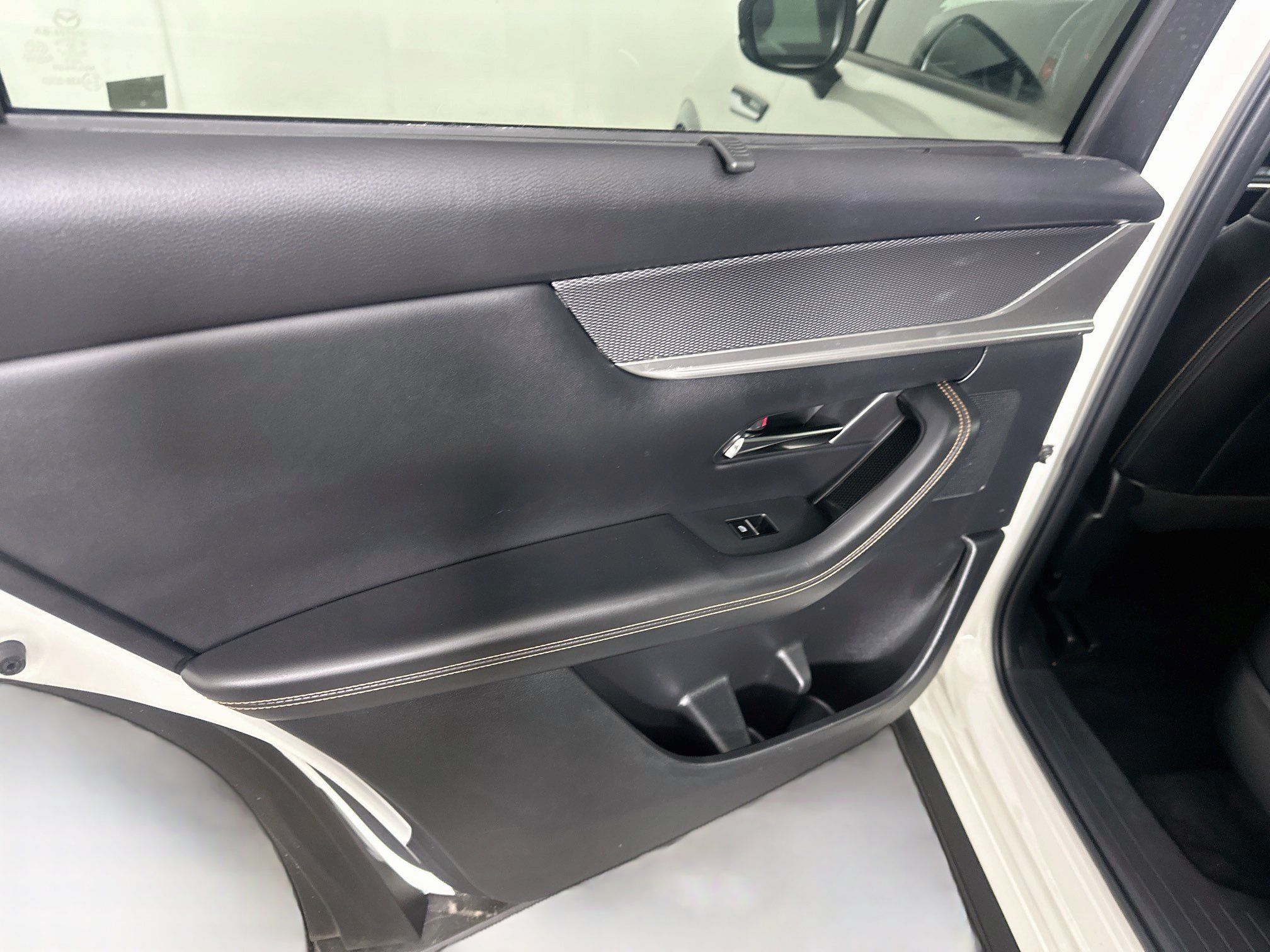 Used 2024 MAZDA CX-90 Plug-In Hybrid w/ Premium Pkg AWD/4WD image 27