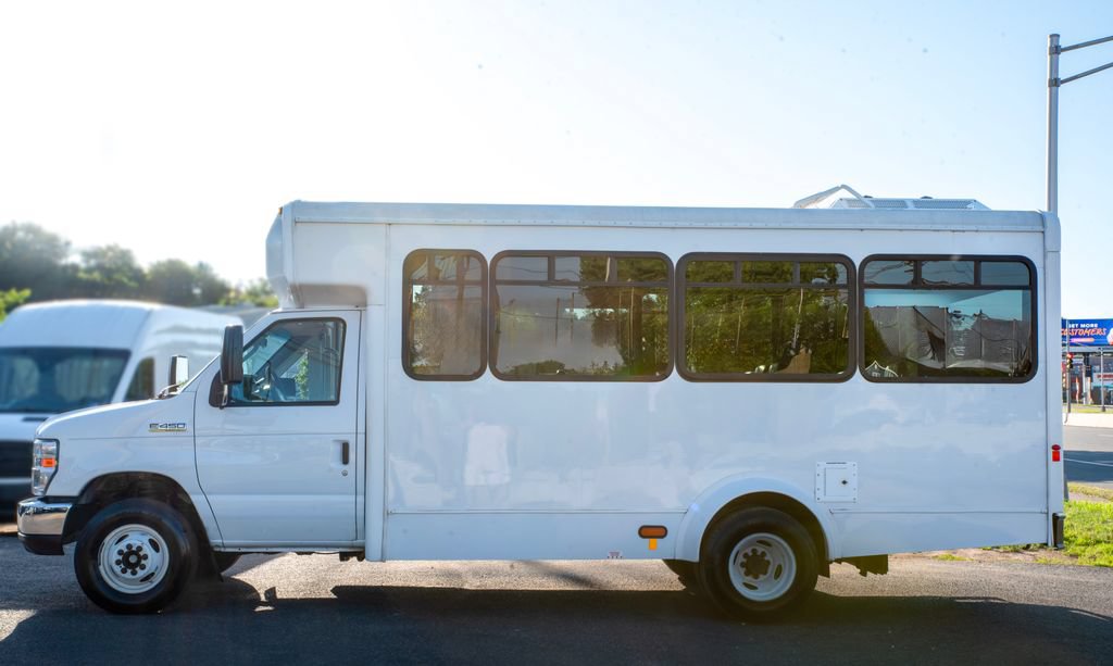 Used 2017 Ford E-450 and Econoline 450 Super Duty w/ Shuttle Bus Prep Package RWD image 5