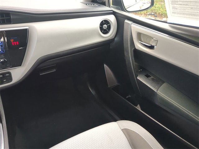 Used 2018 Toyota Corolla LE image 16