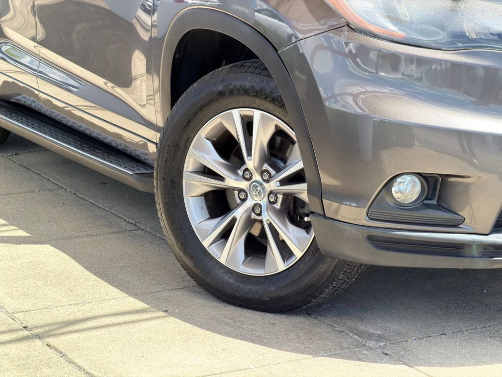 Used 2015 Toyota Highlander XLE FWD image 10