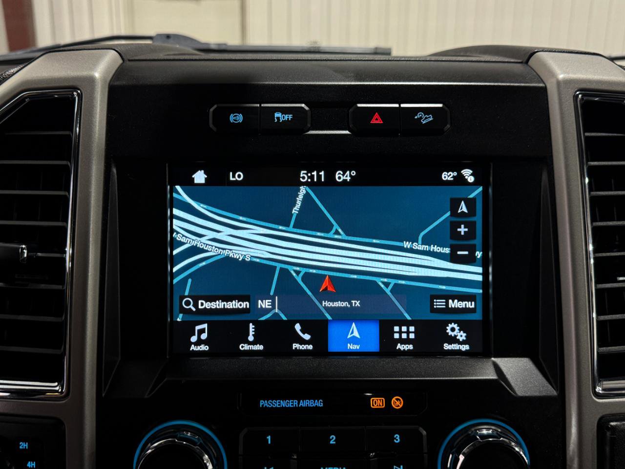 Used 2018 Ford F250 Lariat w/ FX4 Off-Road Package AWD/4WD image 39