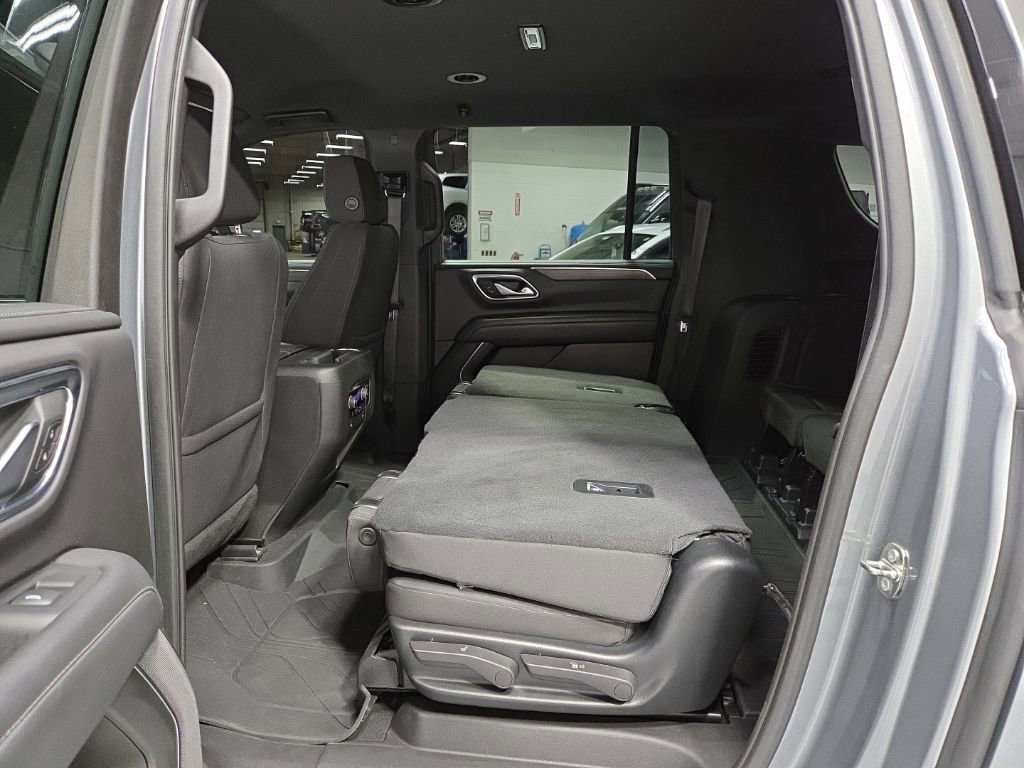 Used 2023 Chevrolet Suburban LS AWD/4WD image 35