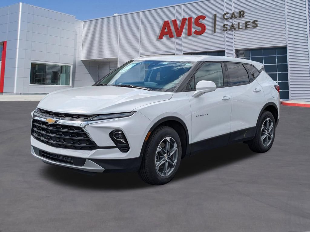 Used 2025 Chevrolet Blazer LT image 1