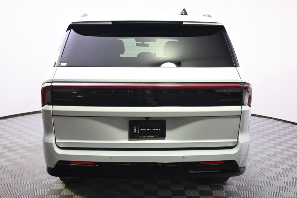 New 2026 Lincoln Navigator L Reserve w/ Jet Appearance Package image 5