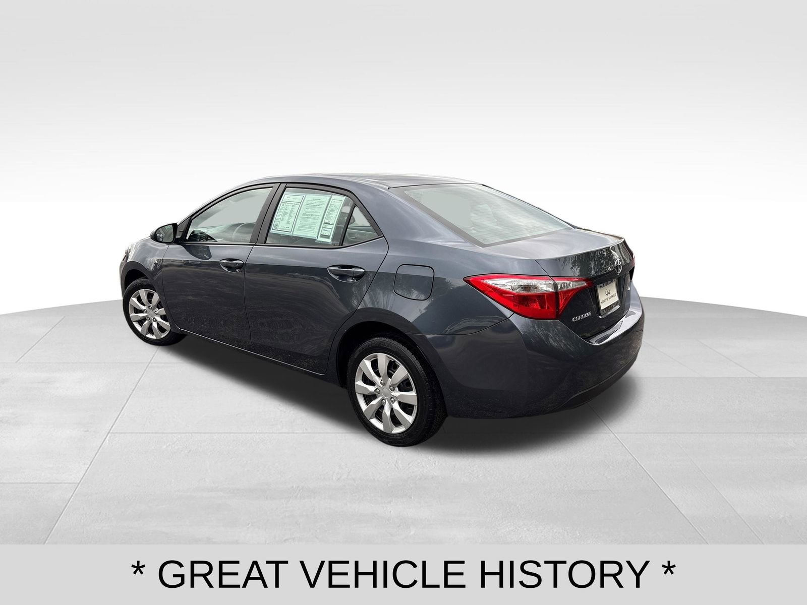 Used 2015 Toyota Corolla LE FWD image 3