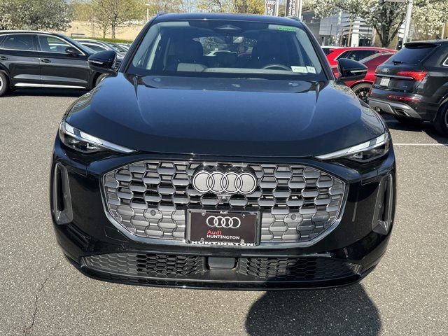Used 2025 Audi Q5 Premium w/ Convenience Package AWD/4WD image 2