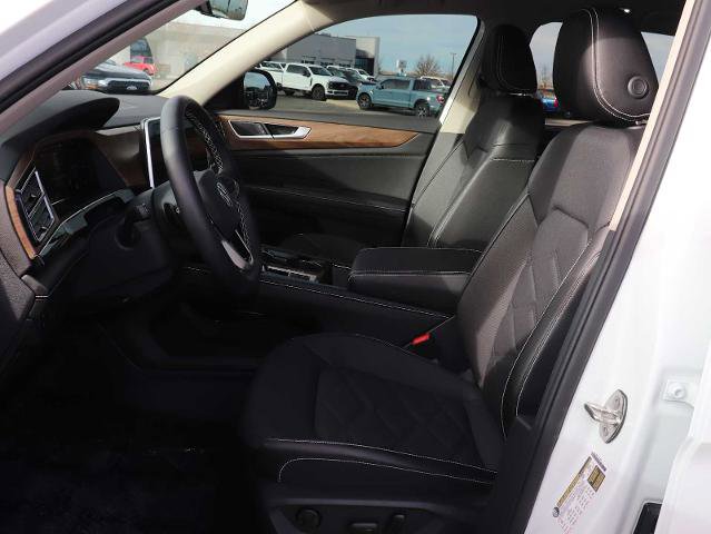Used 2025 Volkswagen Atlas SE image 17
