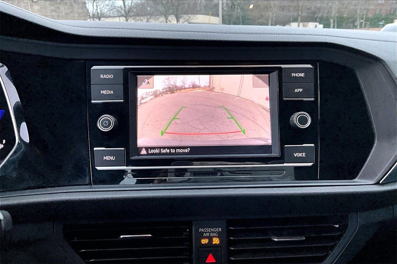 Used 2024 Volkswagen Jetta SE image 13