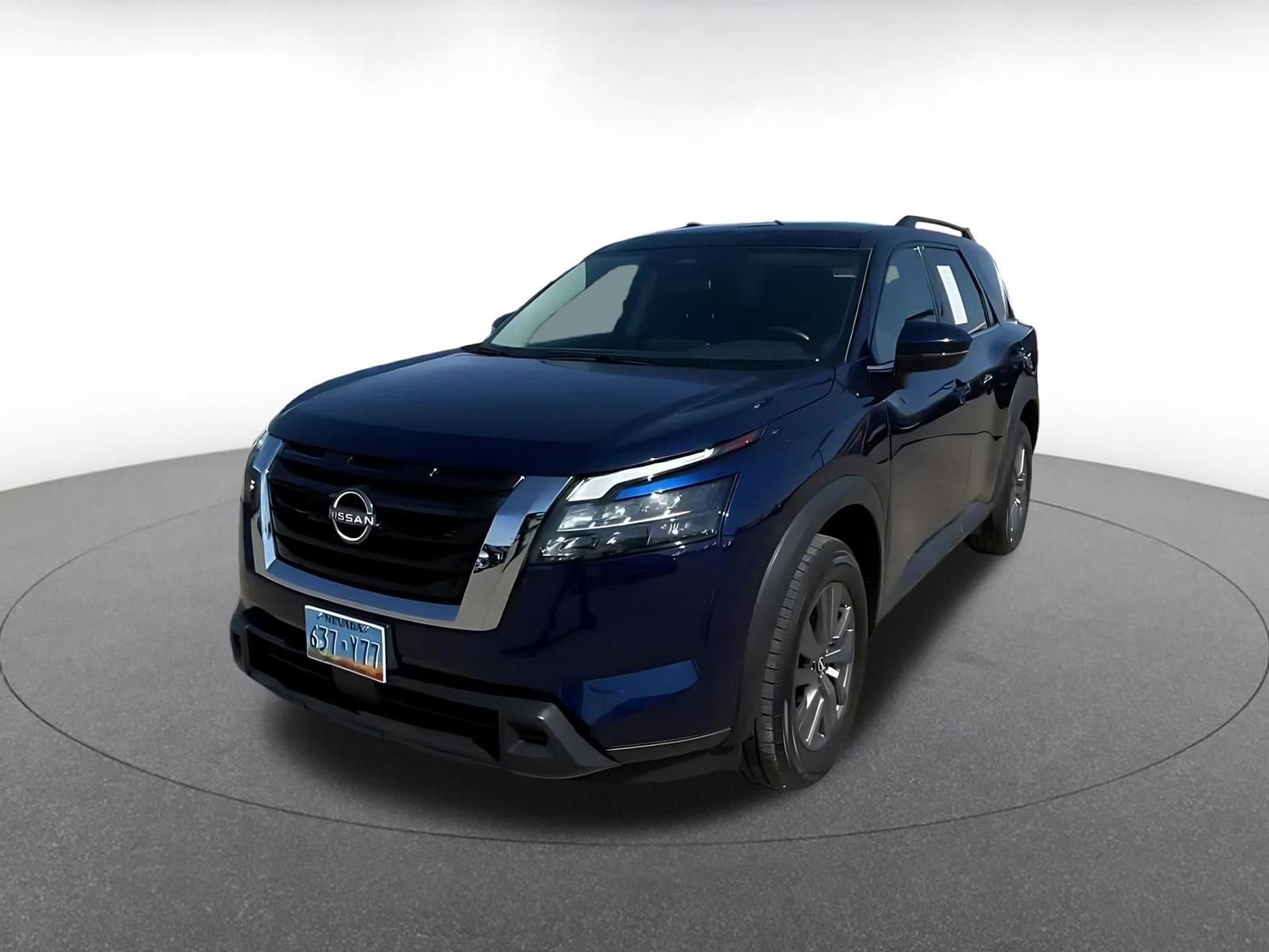 Used 2025 Nissan Pathfinder SV image 7