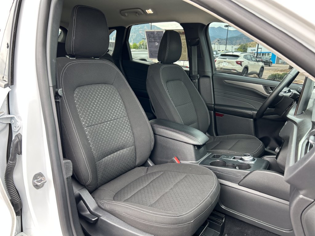 Used 2024 Ford Escape Active w/ Tech Pack #1 AWD/4WD image 17