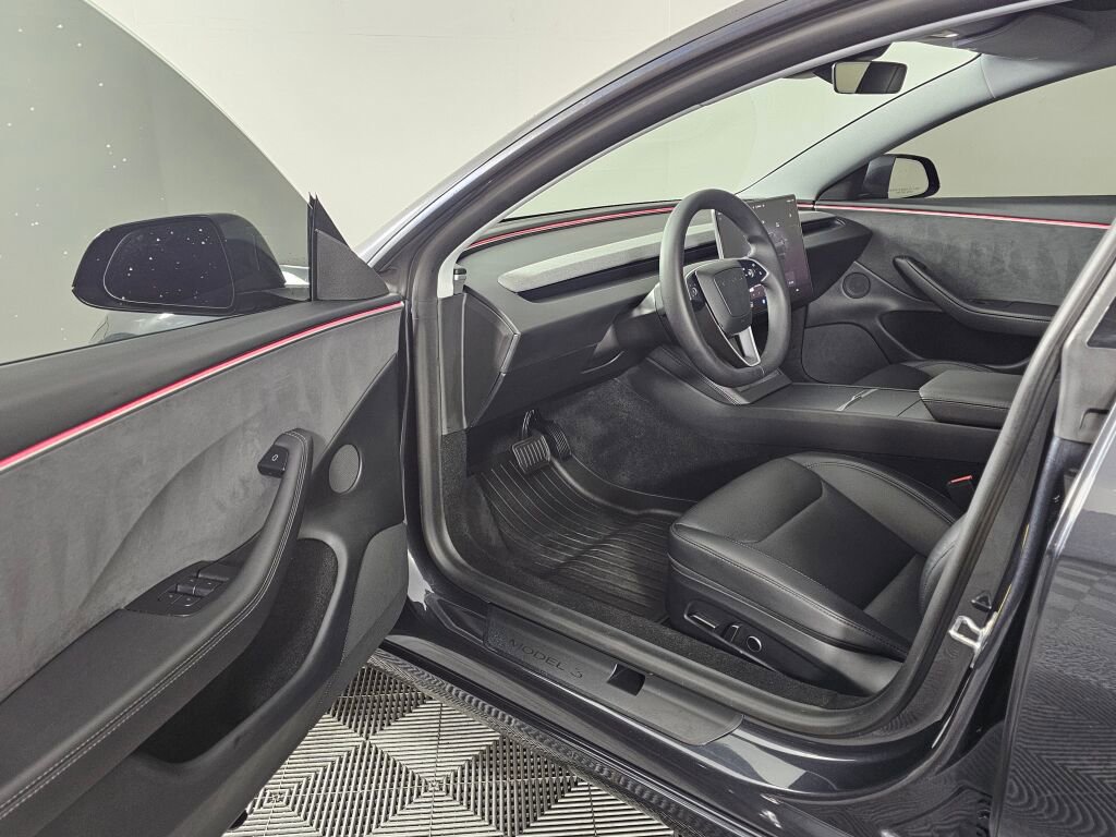 Used 2025 Tesla Model 3 Long Range image 19