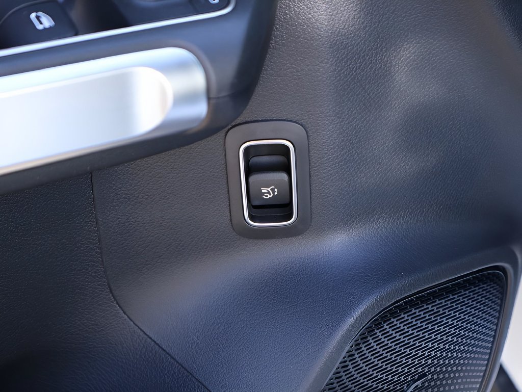 New 2026 Mercedes-Benz GLB 250 4MATIC image 16
