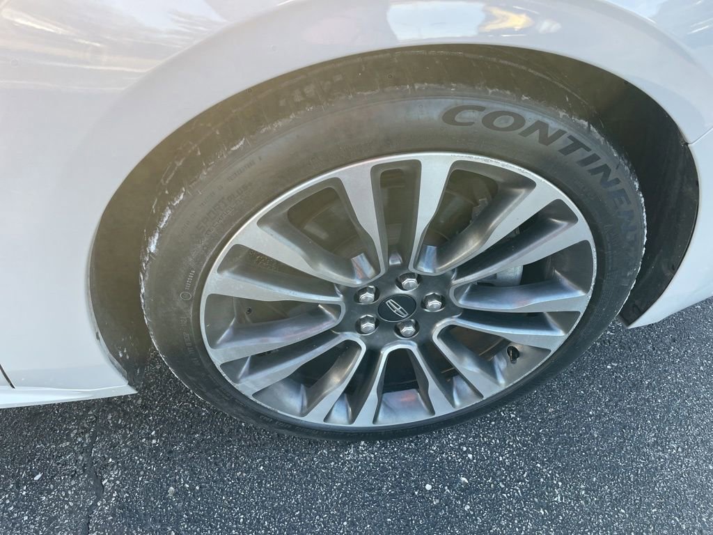 Used 2020 Lincoln Continental Standard w/ Premium Package image 12