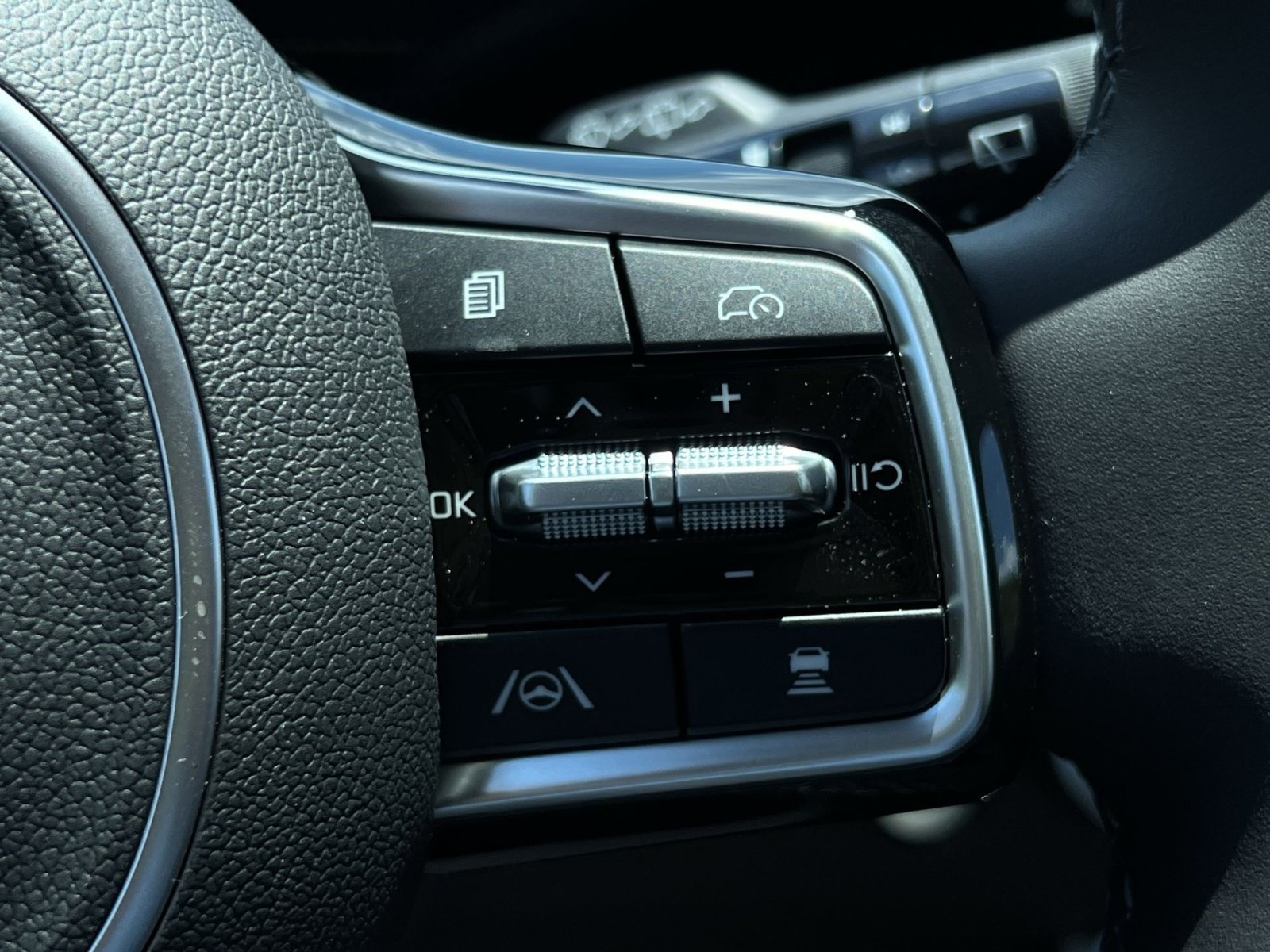 New 2026 Kia Carnival FWD image 29
