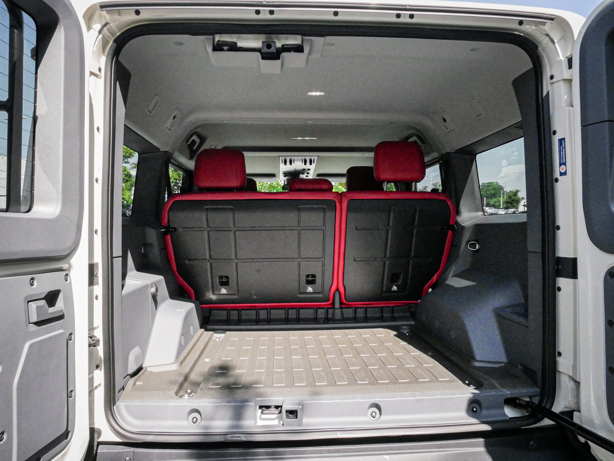 Used 2025 INEOS Grenadier Station Wagon AWD/4WD image 30