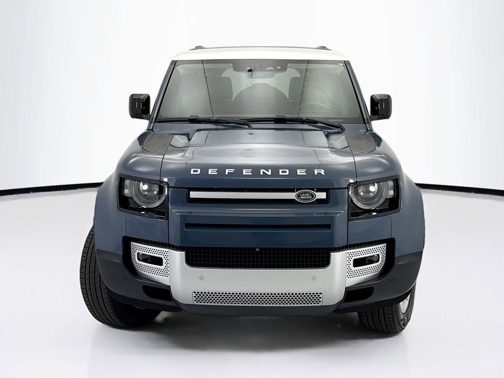 Used 2022 Land Rover Defender 110 SE image 2