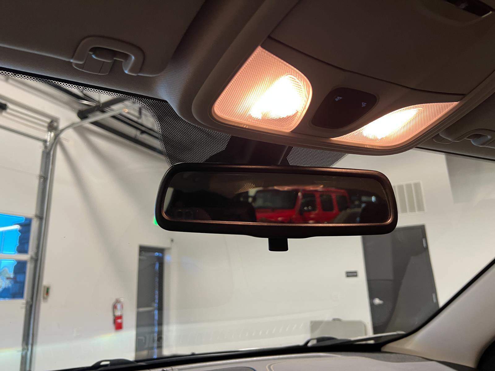 Used 2018 Jeep Cherokee Latitude w/ Cold Weather Group image 23