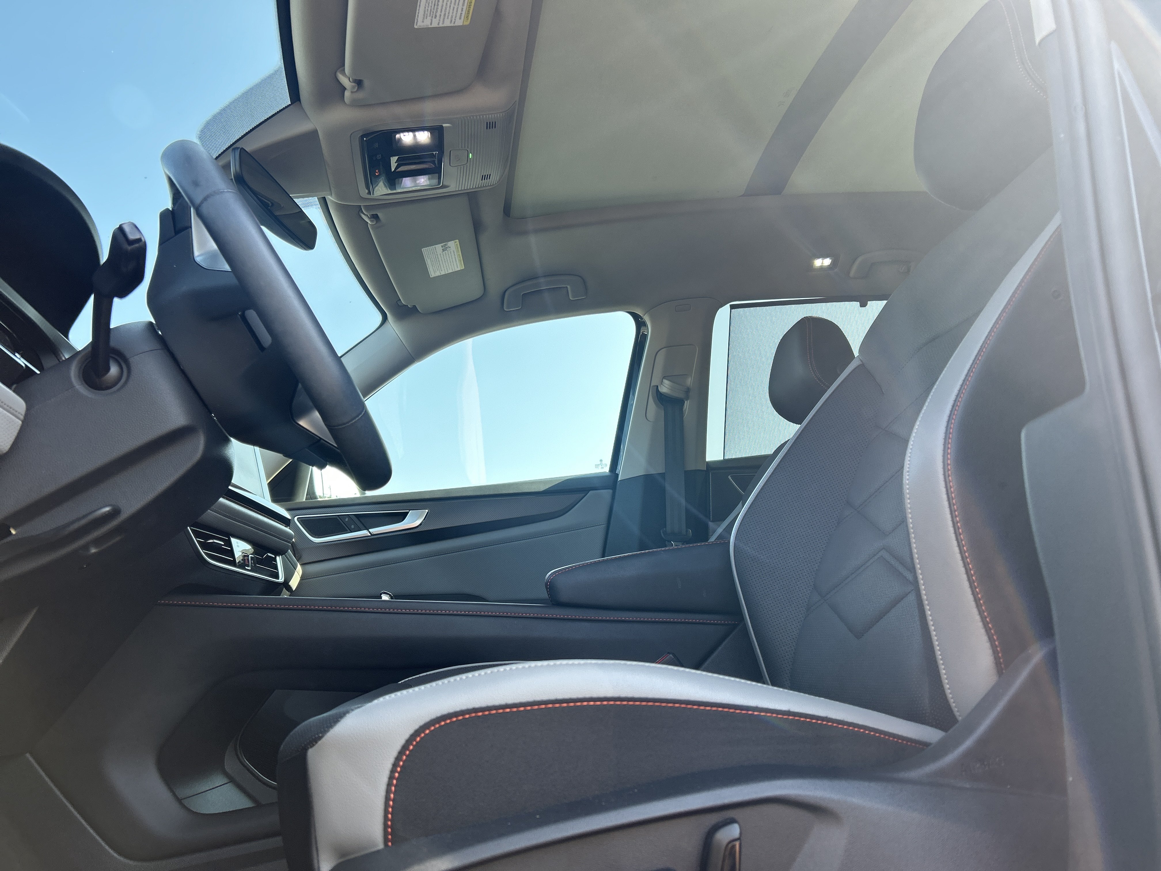 Used 2024 Volkswagen Atlas Peak Edition SE AWD/4WD image 10
