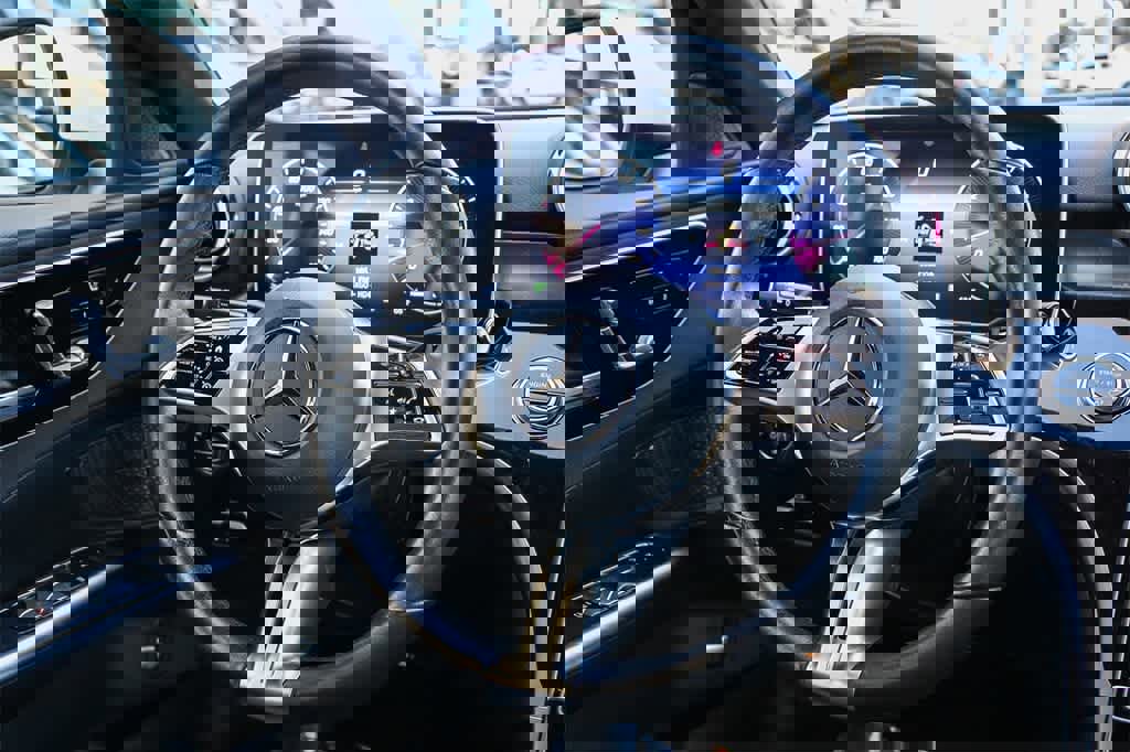 Used 2023 Mercedes-Benz C 300 Sedan image 13