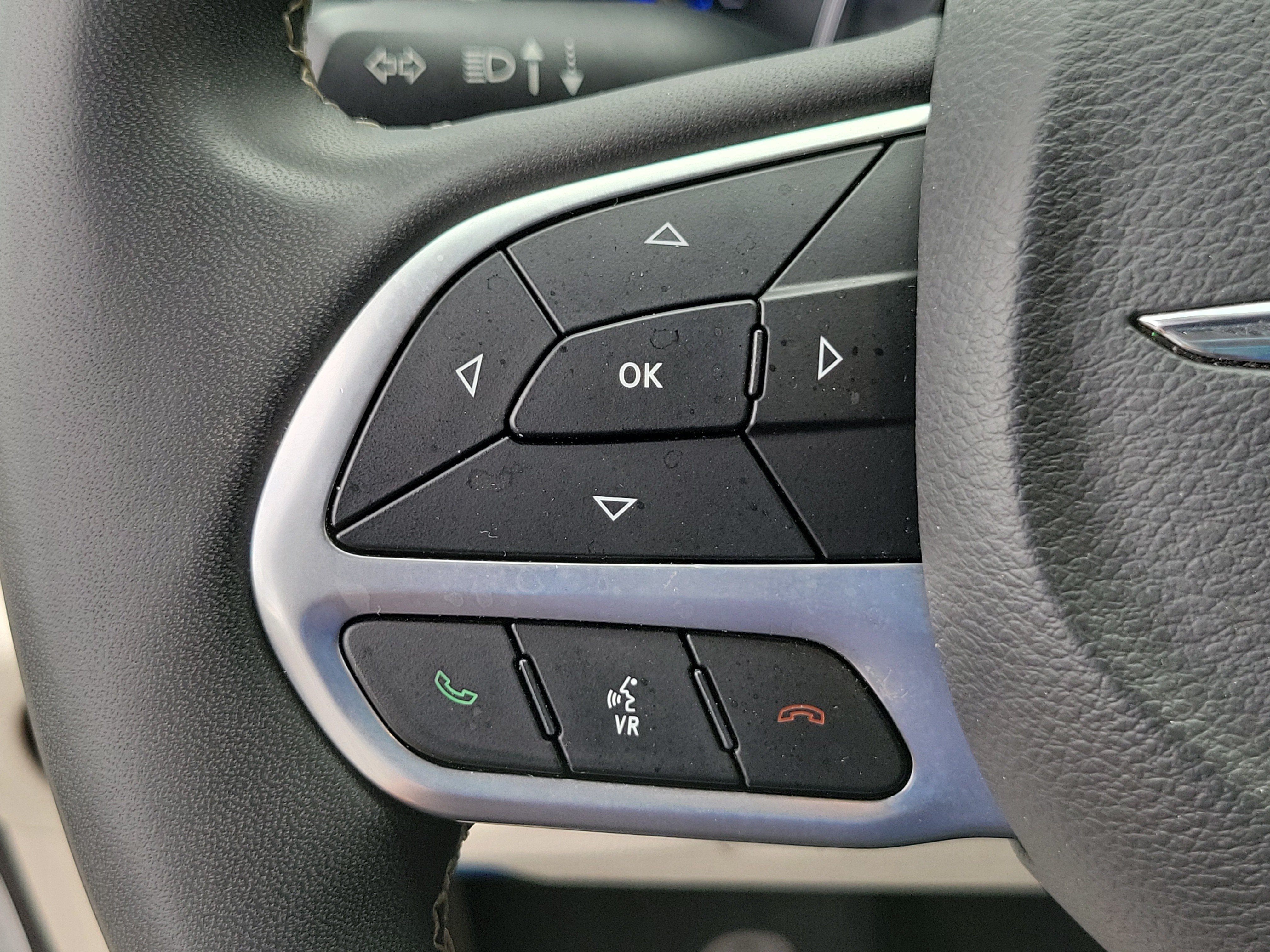 Used 2023 Chrysler Pacifica Touring-L FWD image 30