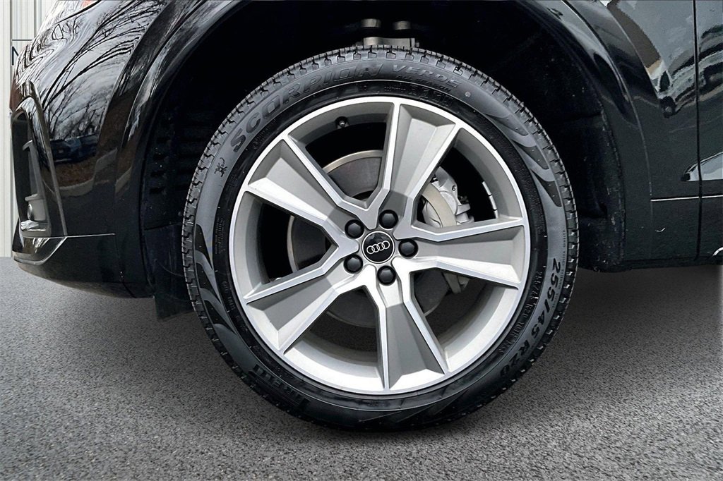 Used 2025 Audi Q5 2.0T Premium w/ Convenience Plus Package image 34