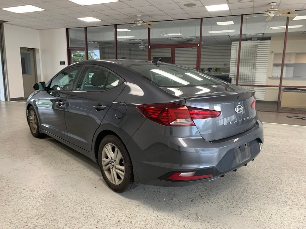 Used 2020 Hyundai Elantra SEL w/ Winter Weather Package FWD image 3