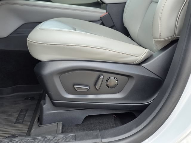 Certified 2026 Ford Explorer Active w/ Active Comfort Package RWD image 16