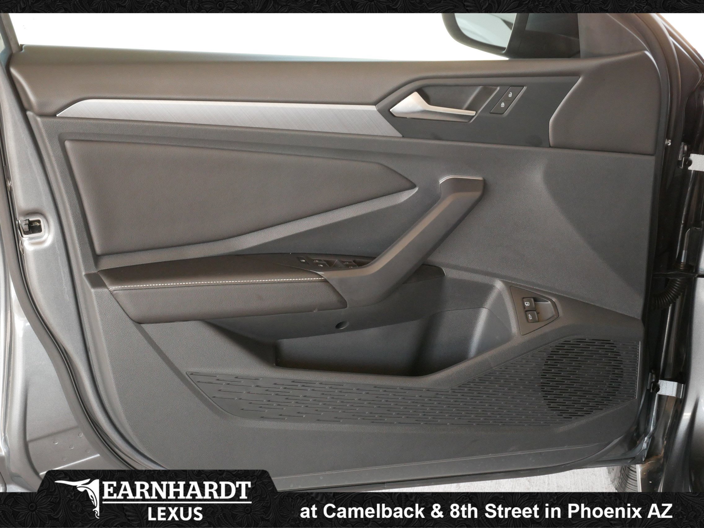 Used 2024 Volkswagen Jetta SE w/ Panoramic Sunroof Package image 6