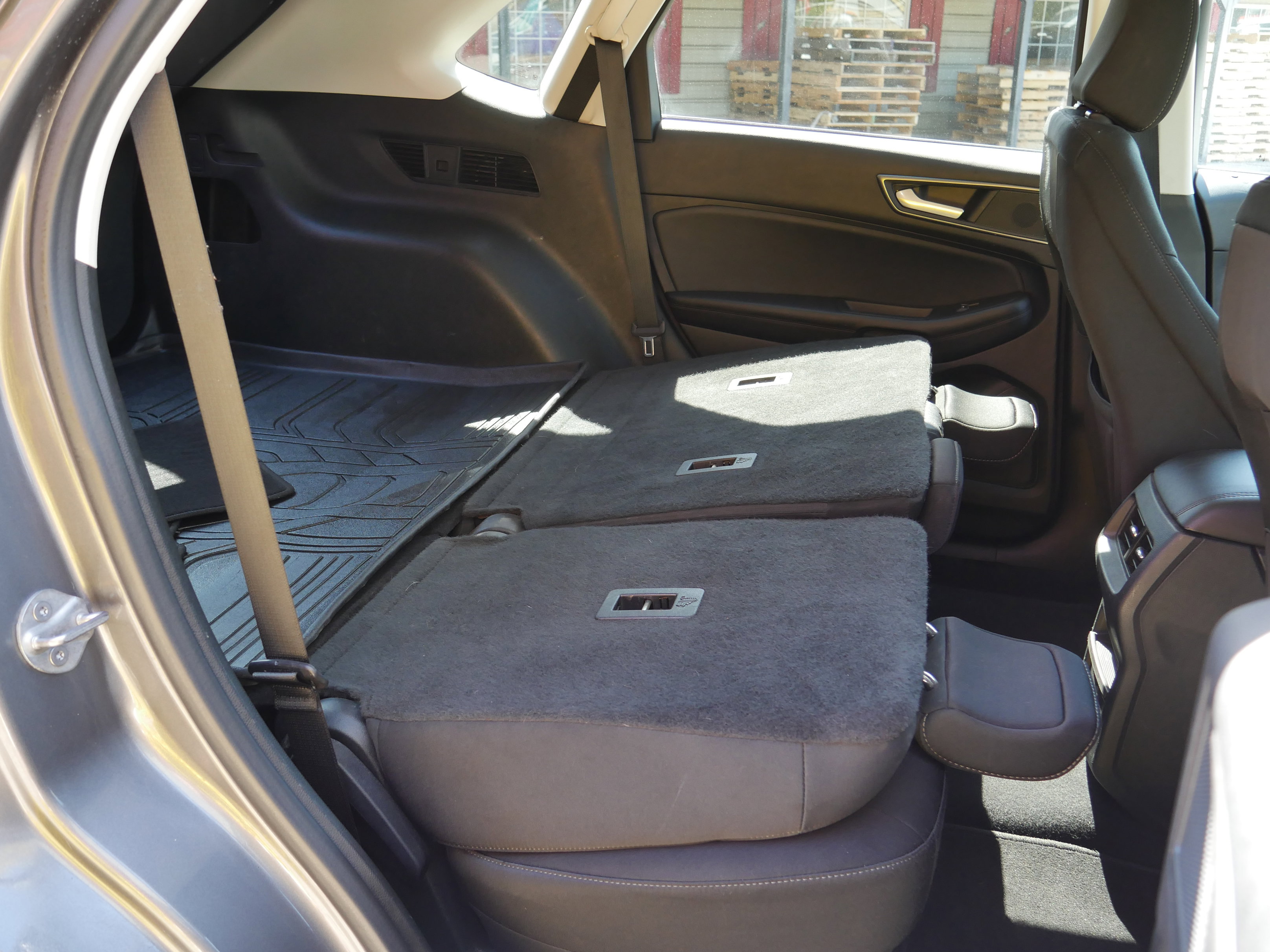 Certified 2022 Ford Edge SE w/ Black Appearance Package AWD/4WD image 27