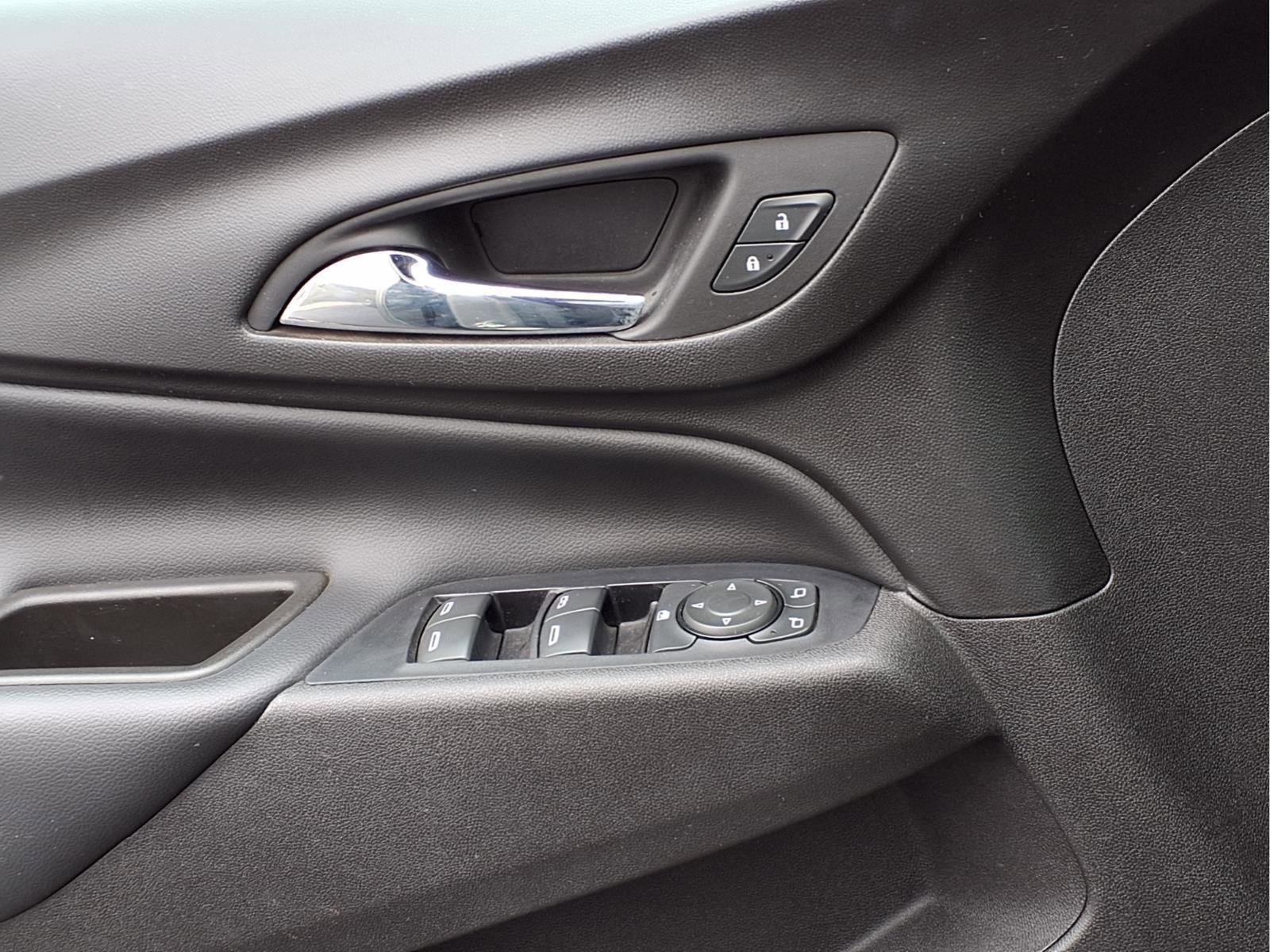 Used 2019 Chevrolet Equinox LT image 11