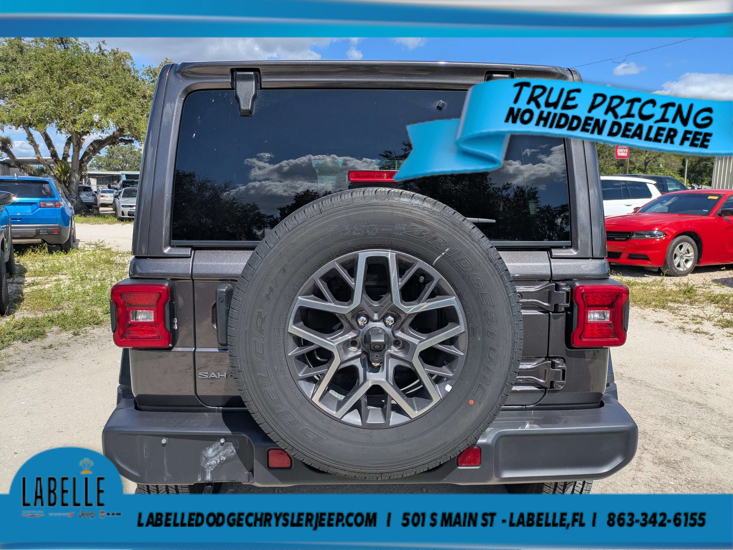 Used 2026 Jeep Wrangler Unlimited Sahara AWD/4WD image 5