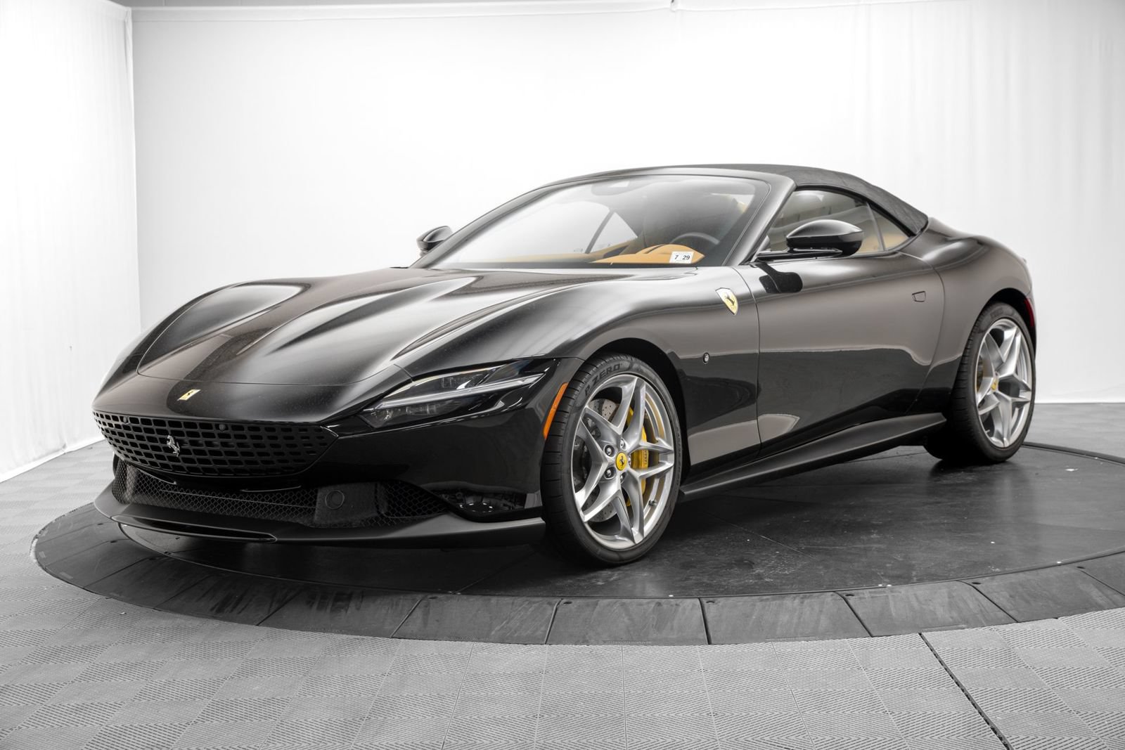 Used 2024 Ferrari Roma Spider RWD image 11