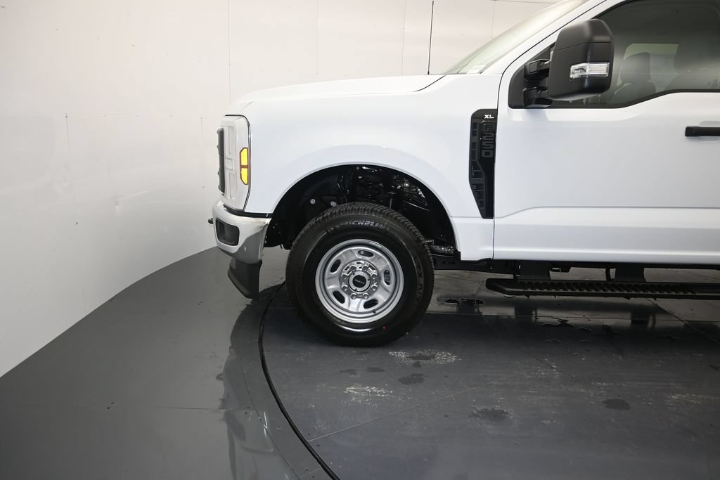 New 2027 Ford F250 XL w/ XL Chrome Package AWD/4WD image 9