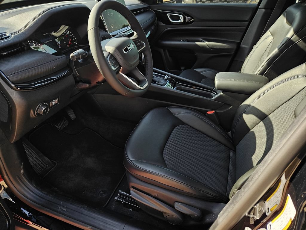 New 2026 Jeep Compass Latitude AWD/4WD image 13