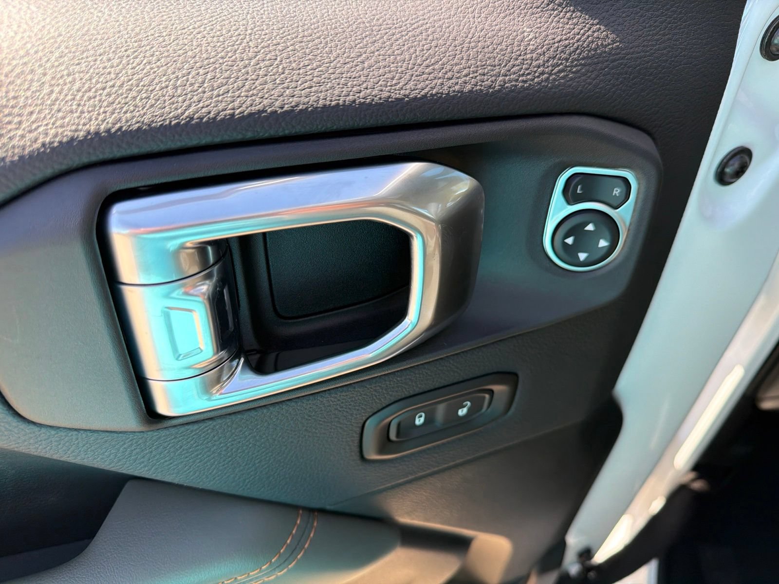 New 2026 Jeep Gladiator Mojave AWD/4WD image 15