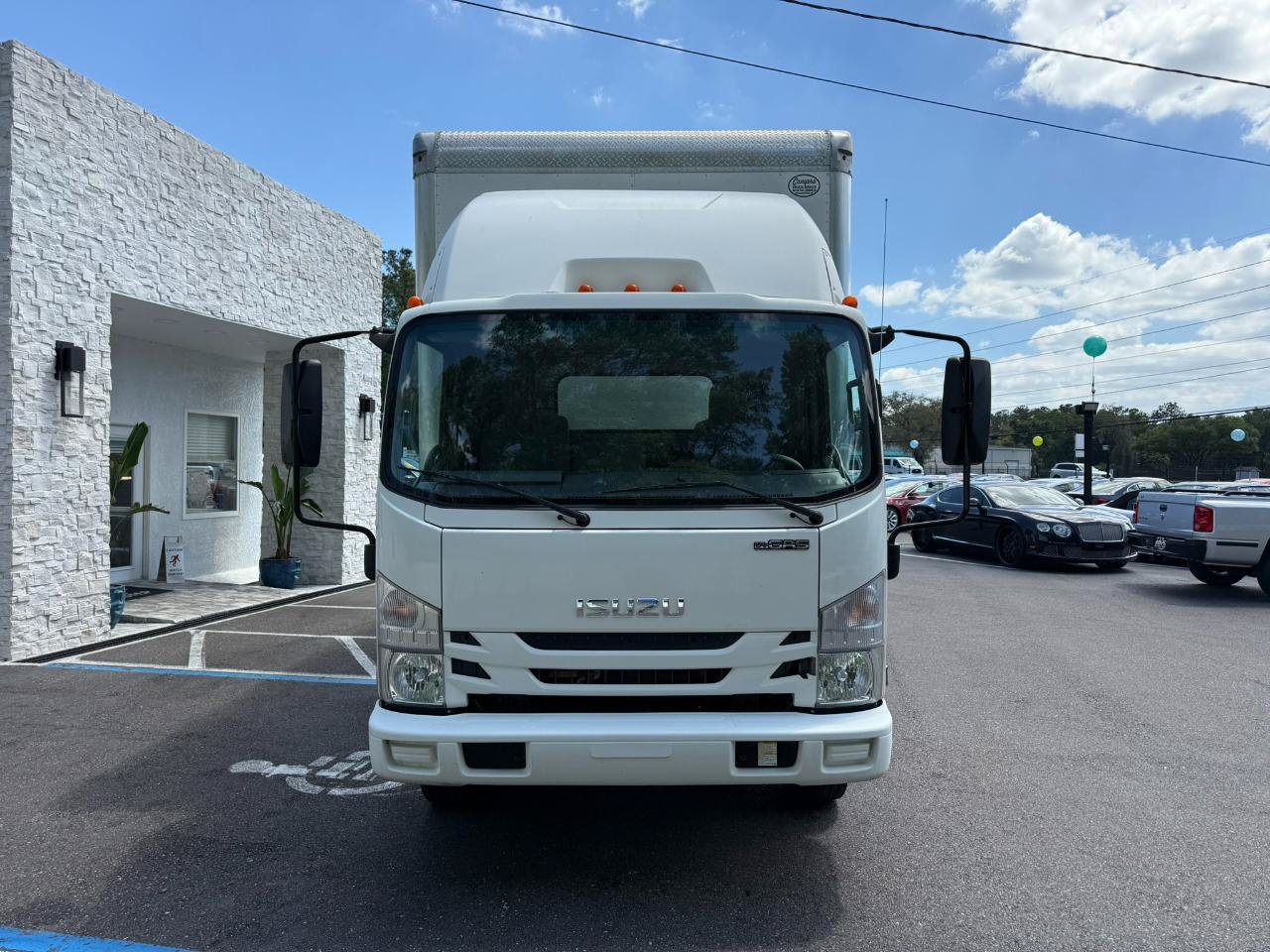 Used 2019 Isuzu NPR RWD image 10