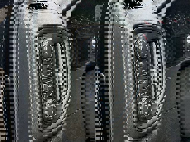 Used 2020 Chevrolet Silverado 1500 Custom w/ Custom Value Package image 12