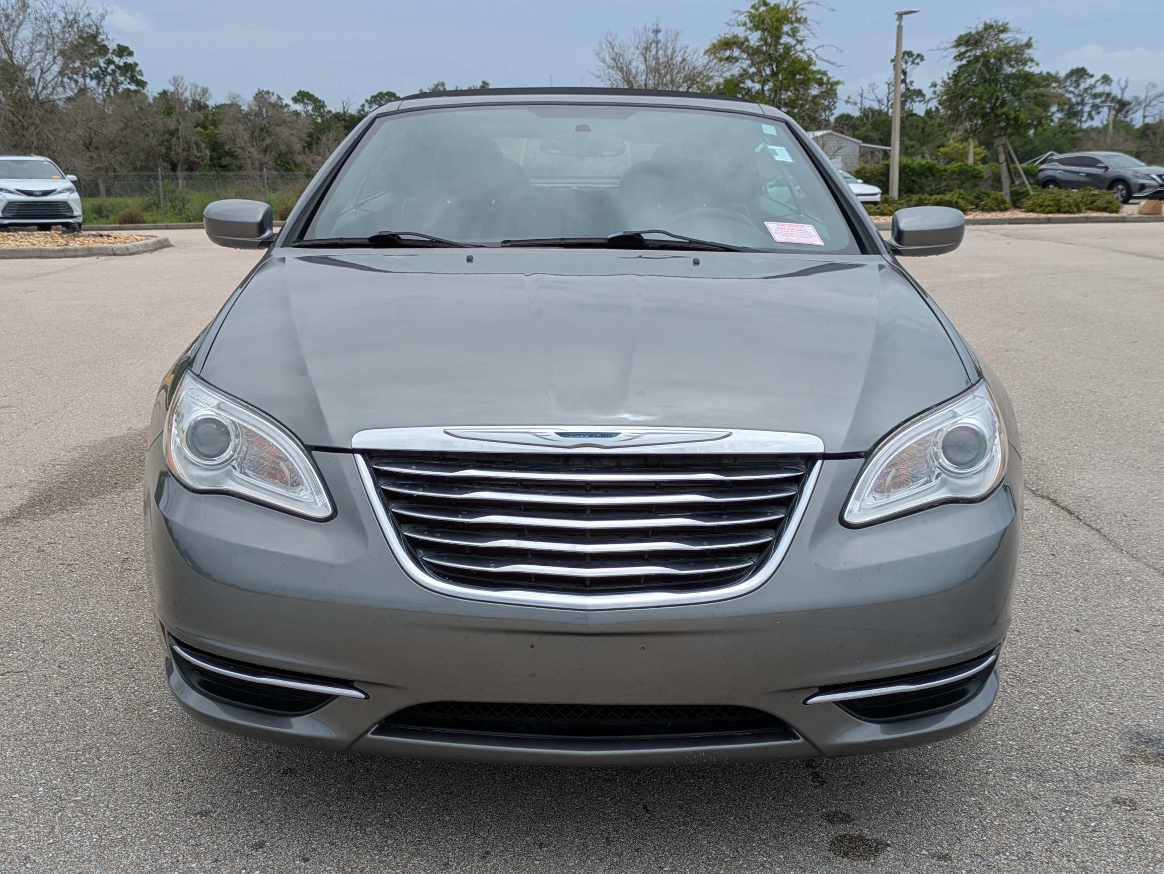 Used 2012 Chrysler 200 Touring FWD image 3