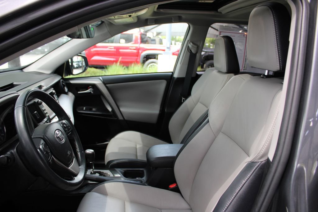 Certified 2017 Toyota RAV4 Limited AWD/4WD image 7