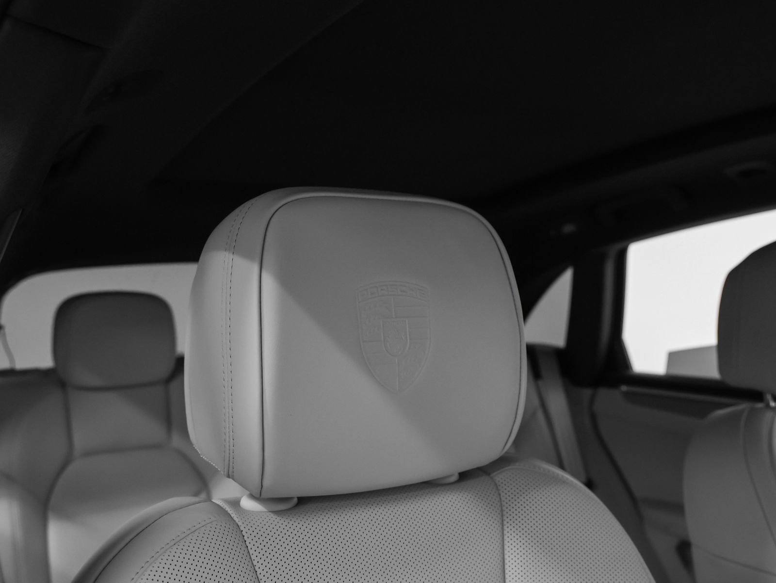 New 2026 Porsche Macan image 23