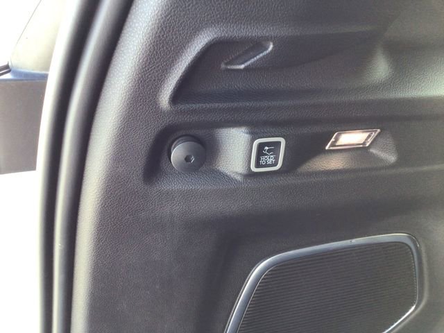 Used 2023 Jeep Grand Cherokee L Limited w/ Luxury Tech Group II RWD image 46