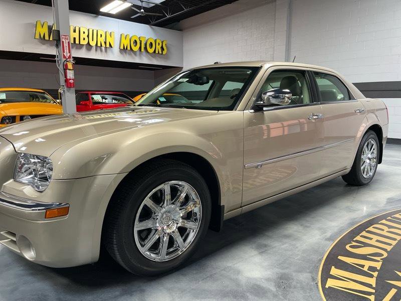 Used 2008 Chrysler 300 C w/ Sound Group II image 2