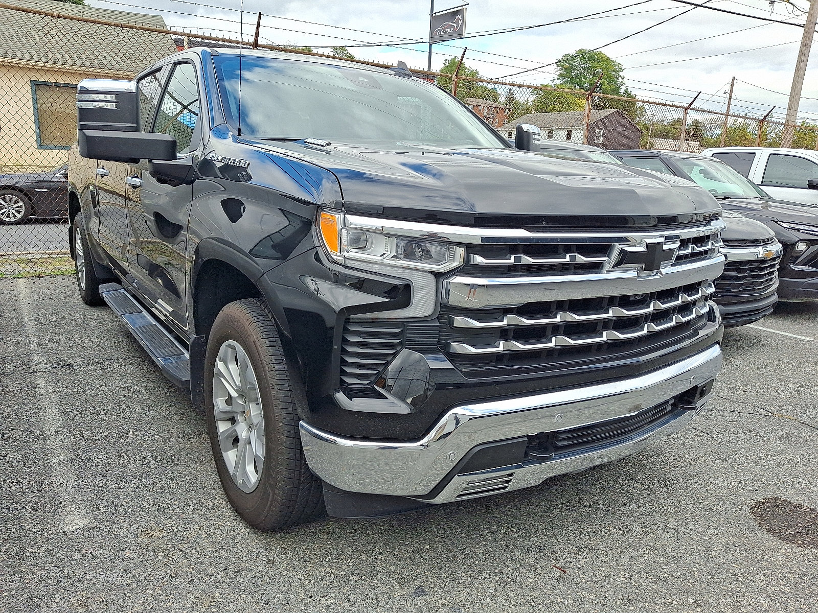 Used 2026 Chevrolet Silverado 1500 LTZ w/ LTZ Premium Package AWD/4WD image 3