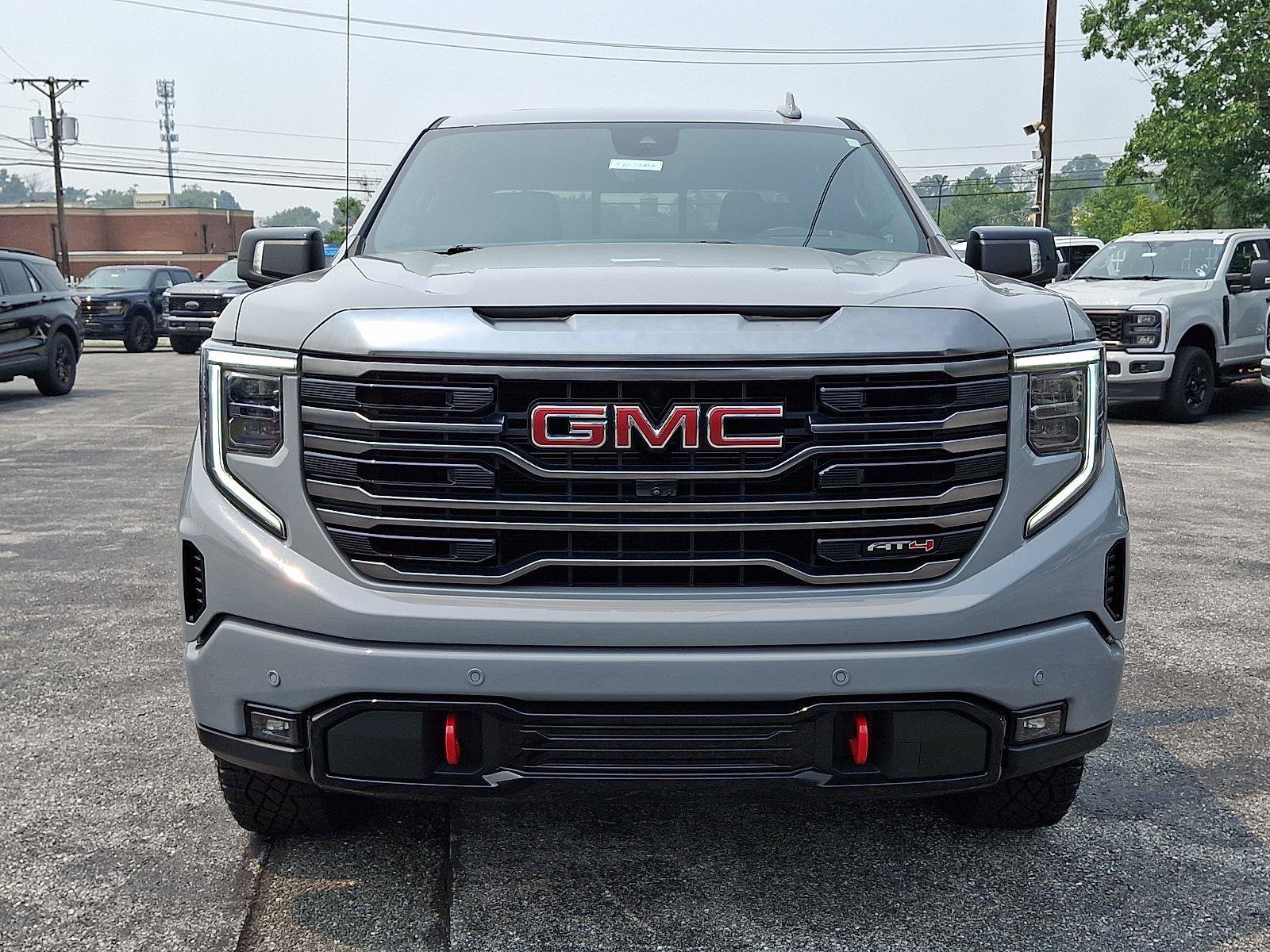 Used 2024 GMC Sierra 1500 AT4 w/ Technology Package AWD/4WD image 2