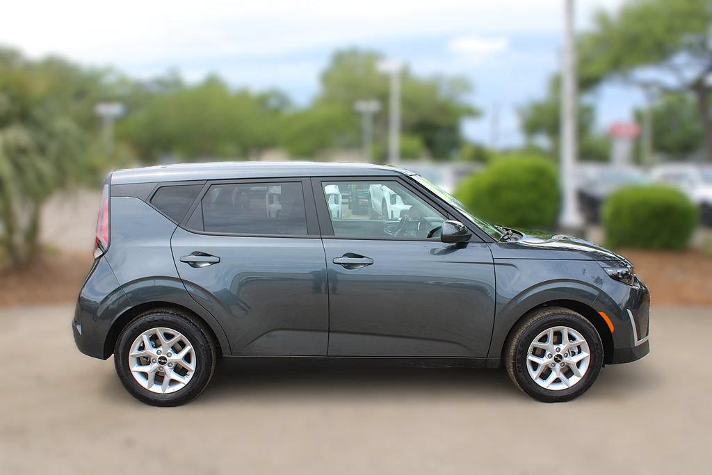 Certified 2025 Kia Soul LX FWD image 5