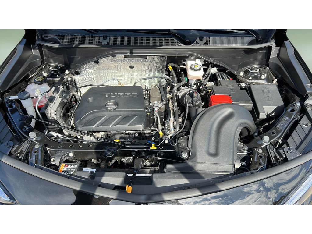 Certified 2025 Buick Encore GX Avenir w/ Avenir Technology Package AWD/4WD image 33